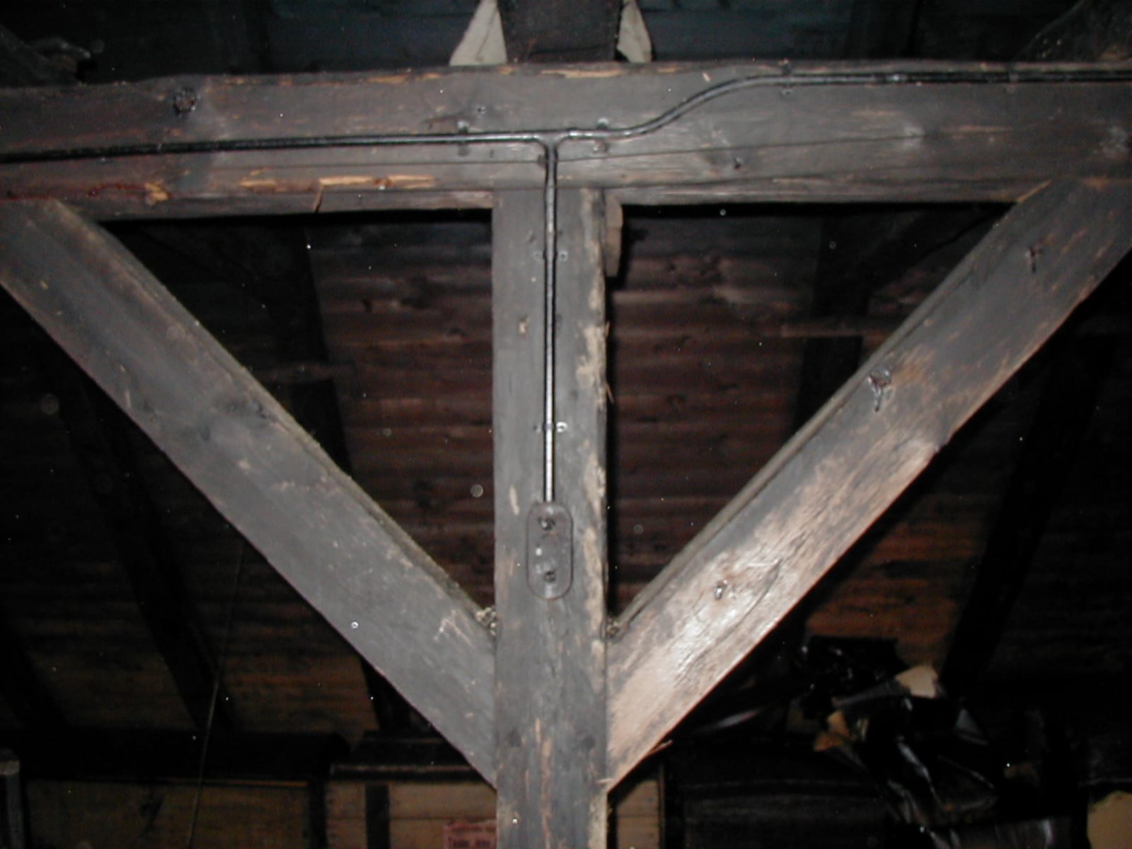 Fire restoration wood beam before and after dry-ice blasting