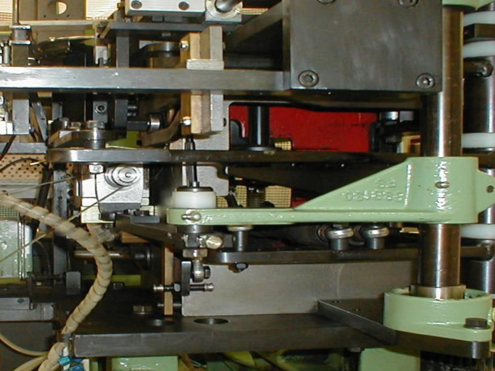 Machine assembly before and after dry-ice blasting