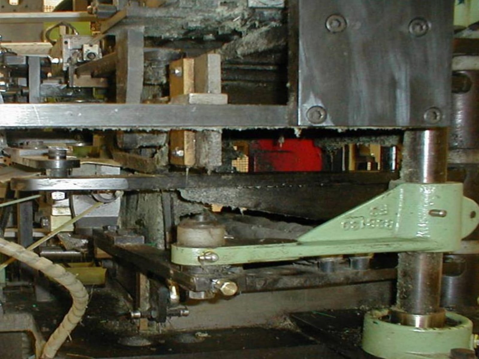 Machine assembly before and after dry-ice blasting