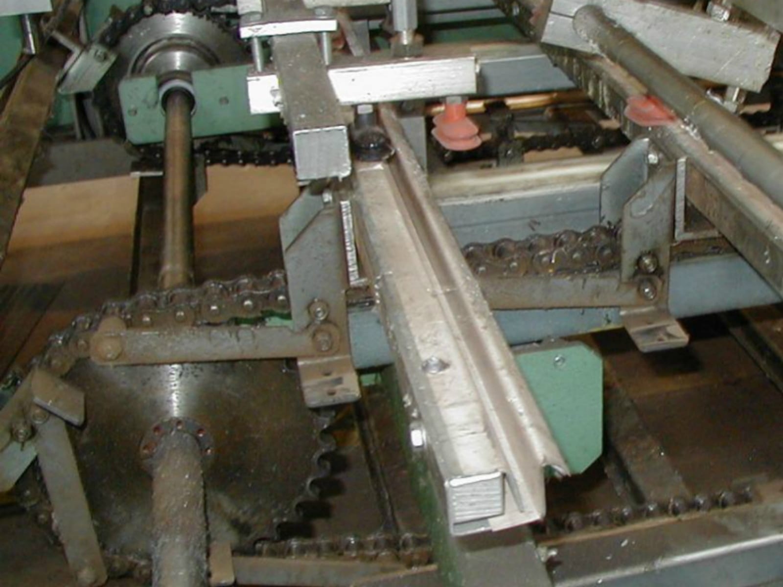 Food production equipment before and after dry-ice blasting